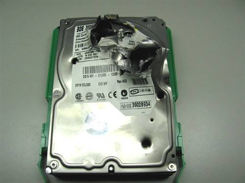 原來(lái)電(diàn)源模塊還(hái)需要(yào)散熱(rè)的(de)?